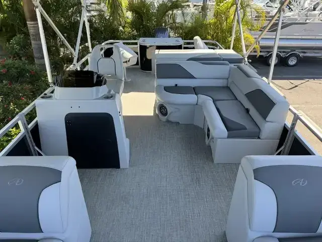 Avalon Venture 85 Cruise 23