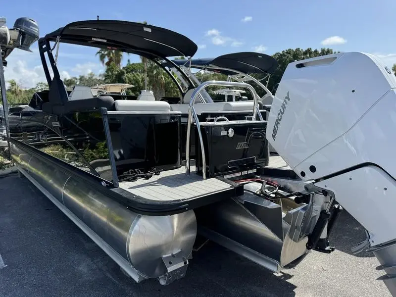 2024 Avalon catalina quad lounger windshield 27