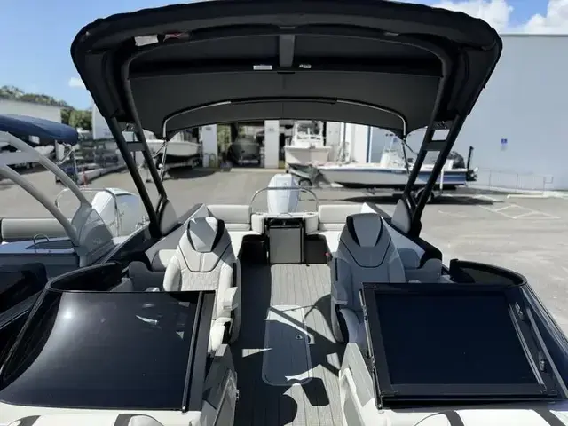 Avalon Catalina Quad Lounger Windshield 27