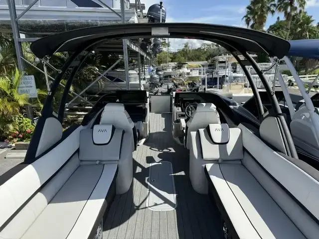 Avalon Catalina Quad Lounger Windshield 27