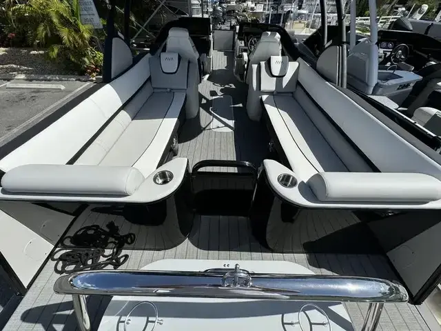 Avalon Catalina Quad Lounger Windshield 27