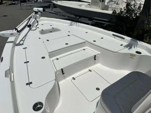 Blue Wave Boats 2600 Pure Bay