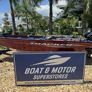 2021 Tracker Boats Super Guide™ V-16 T