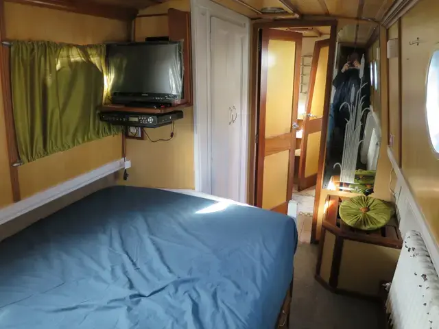 Colecraft Narrowboat