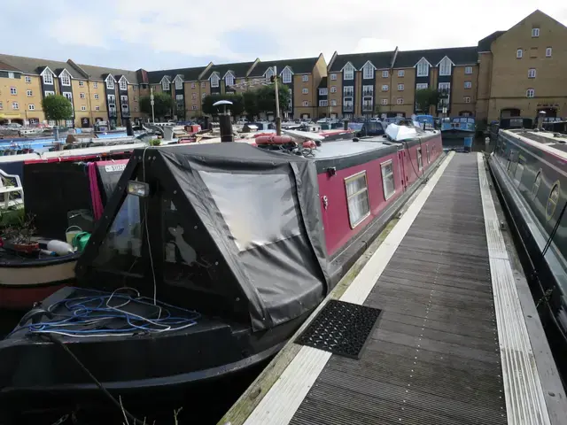 Colecraft Narrowboat