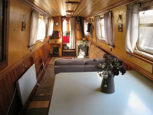 Colecraft Narrowboat