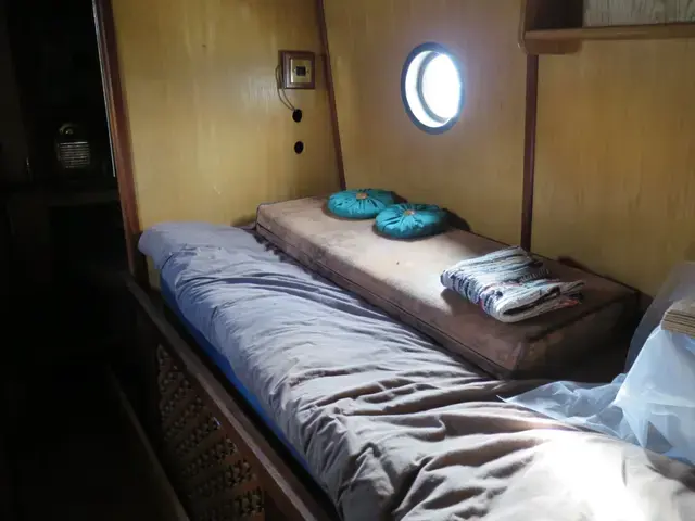 Colecraft Narrowboat