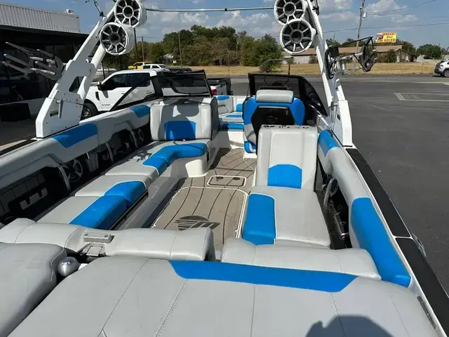 Malibu Wakesetter 25 LSV