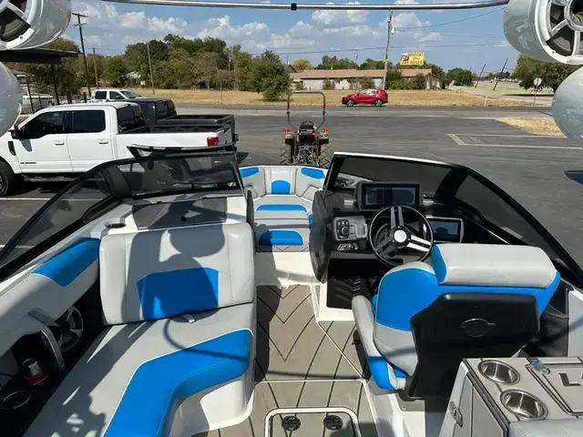 Malibu Wakesetter 25 LSV