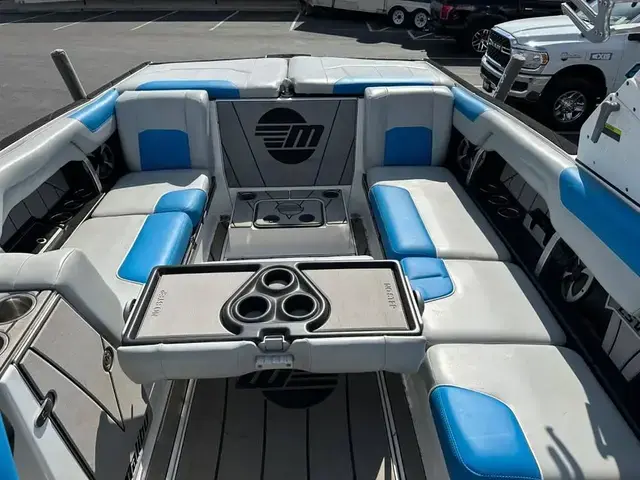 Malibu Wakesetter 25 LSV