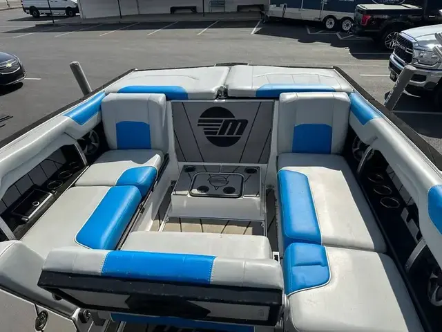 Malibu Wakesetter 25 LSV