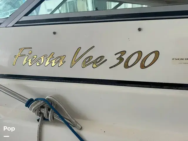 Rinker Fiesta Vee 300