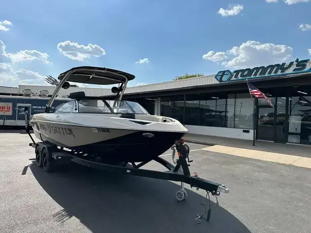 Malibu 23 LSV