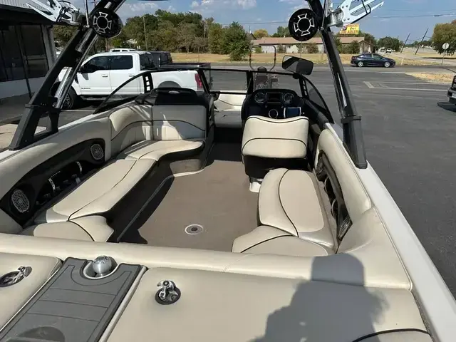 Malibu 23 LSV