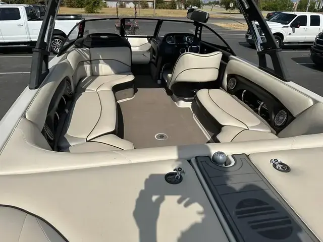 Malibu 23 LSV