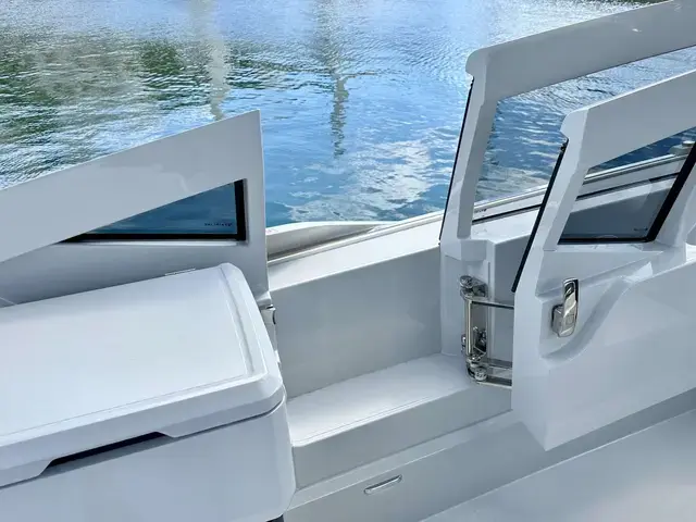 Fairline F33