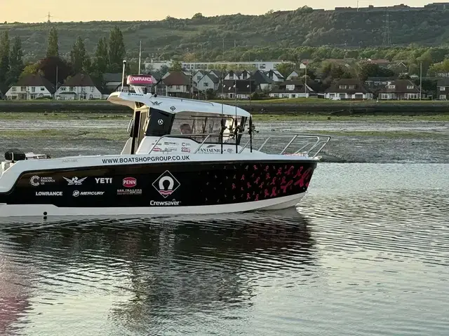 Parker Boats 700 PILOTHOUSE