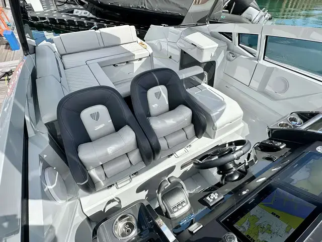 Fairline F Line 33