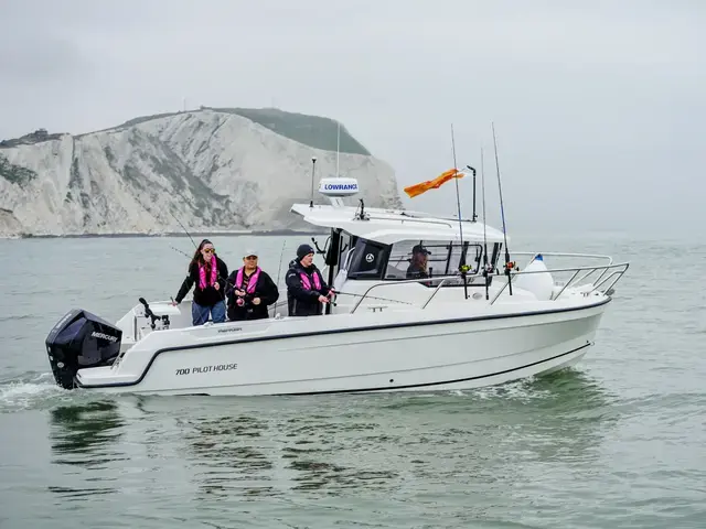 Parker Boats 700 PILOTHOUSE