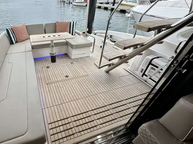 Fairline Squadron 53