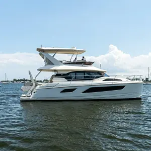 2016 Aquila 44 Yacht