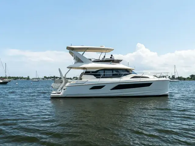 Aquila 44 Yacht