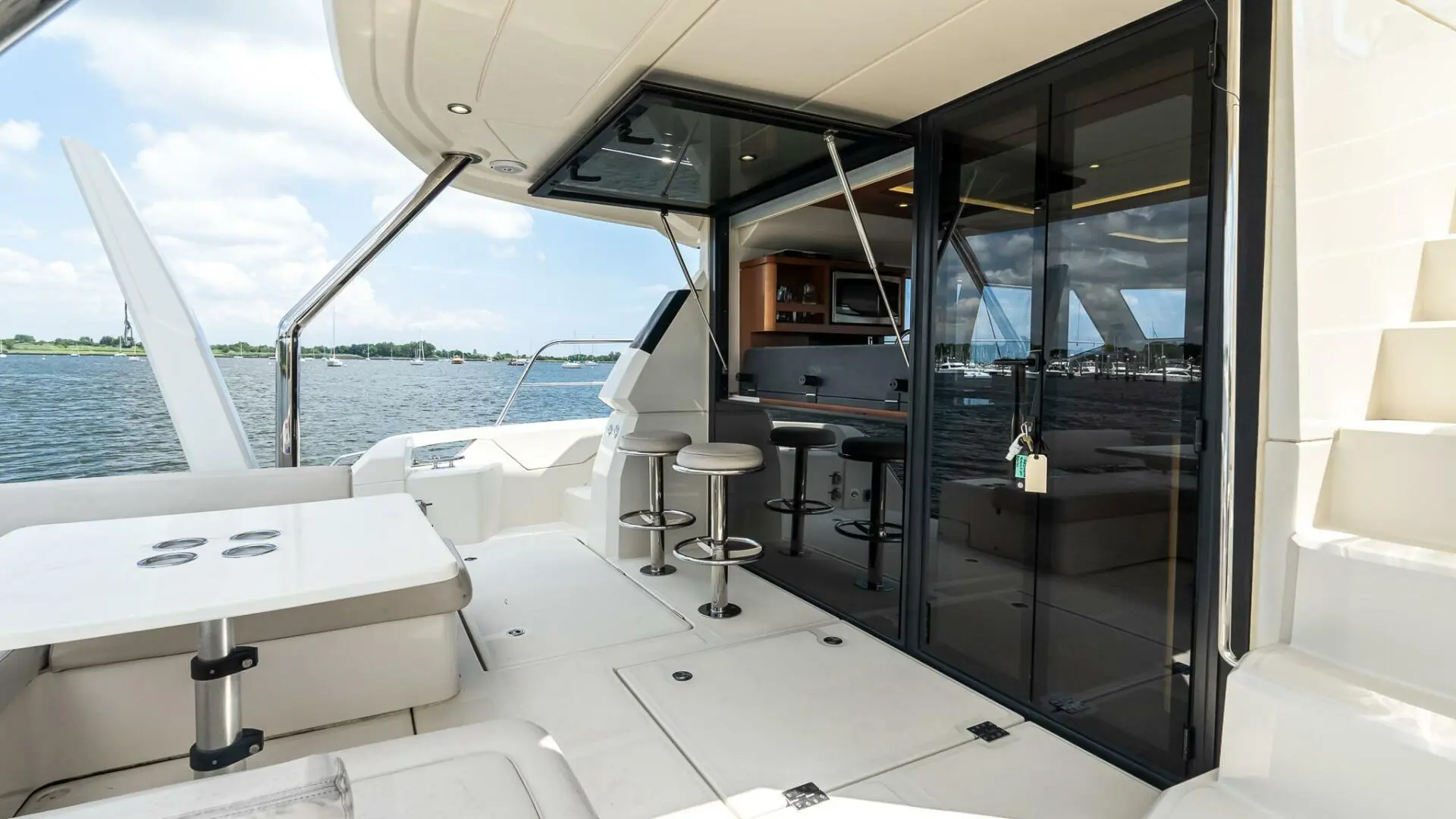 2016 Aquila 44 yacht