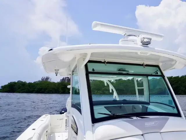 Boston Whaler 370 Outrage