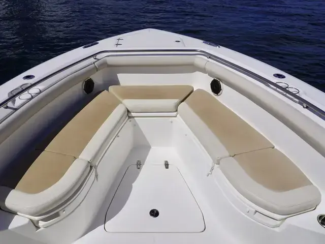 Boston Whaler 350 Outrage