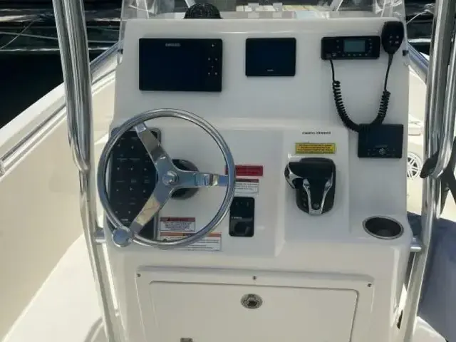 Cobia Boats 220 Center Console