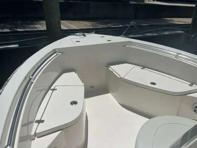 Cobia Boats 220 Center Console