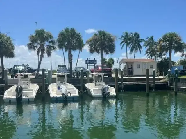 Cobia Boats 220 Center Console