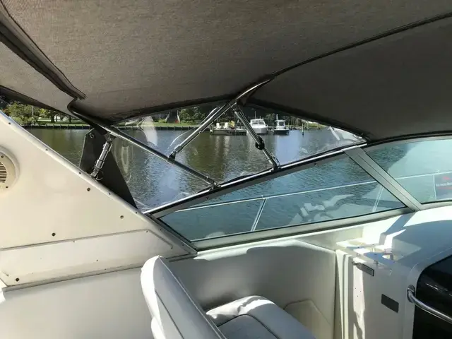 Sea Ray 400 Express Cruiser