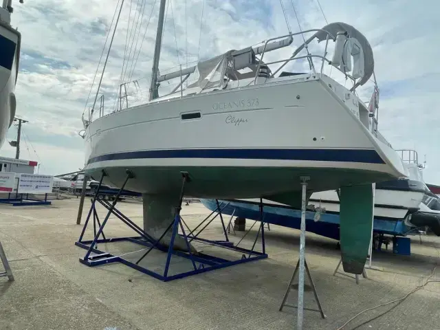 Beneteau Oceanis Clipper 373