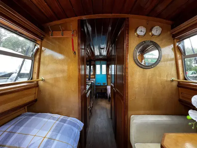 Springer 24' Waterbug Narrowboat