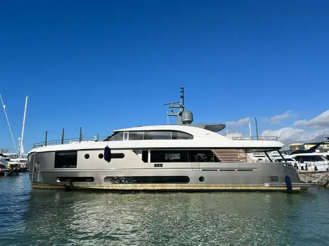 Azimut Magellano 30