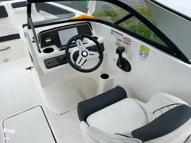 Bayliner Dx2200