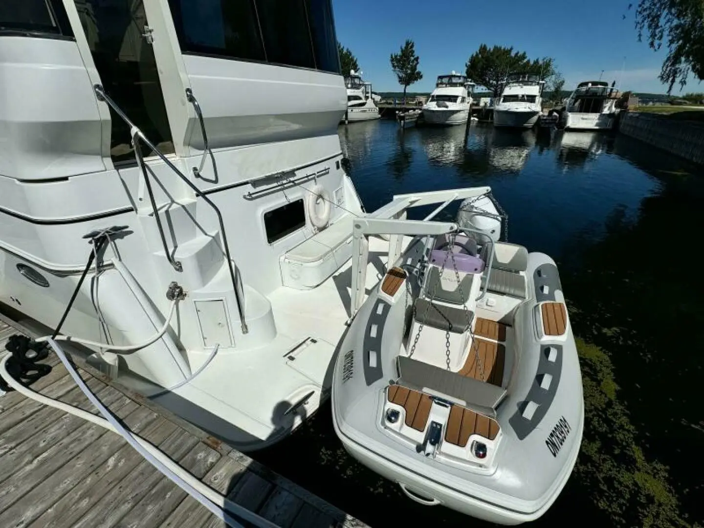 2000 Carver 506 motor yacht