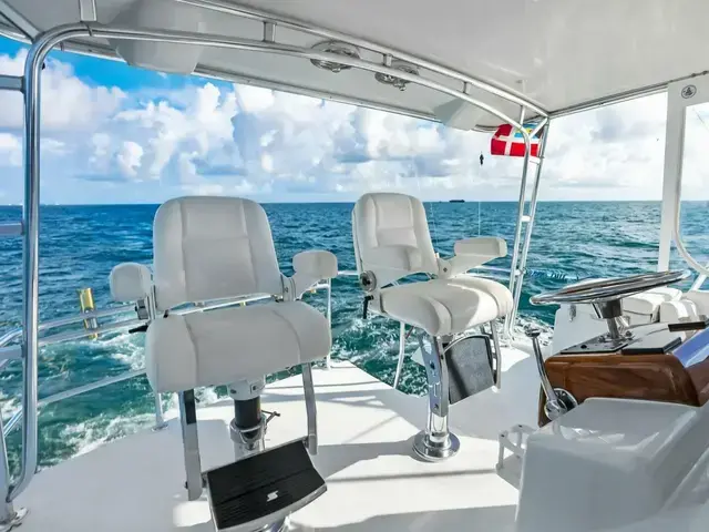 Hatteras Convertible