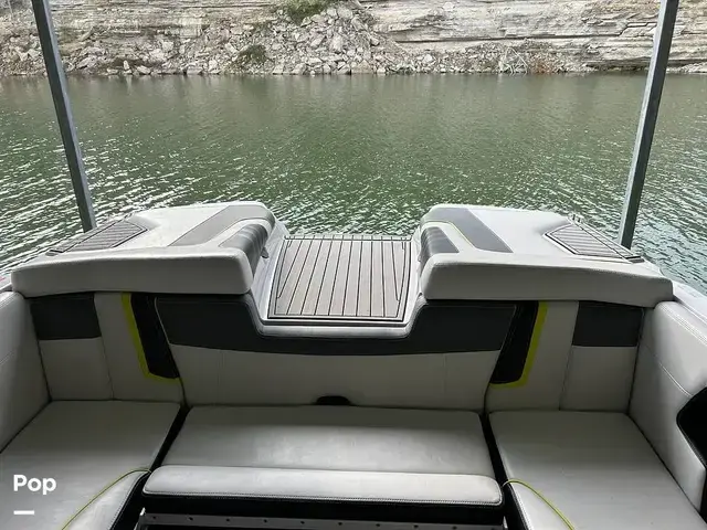 Super Air Nautique G23