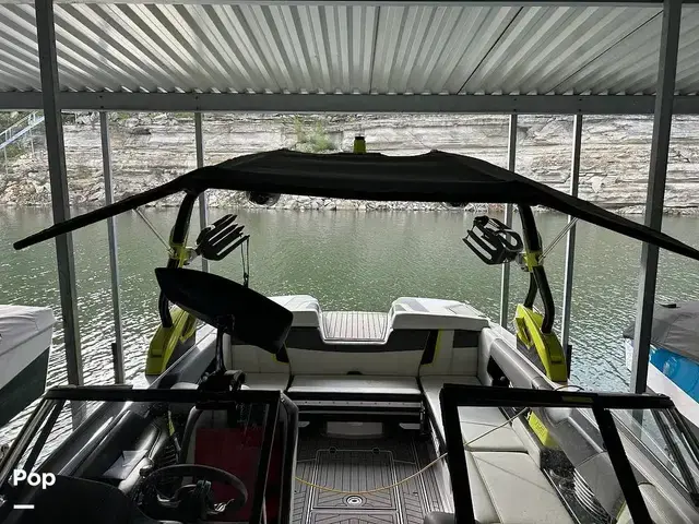 Super Air Nautique G23