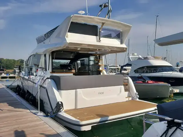 Sealine F430