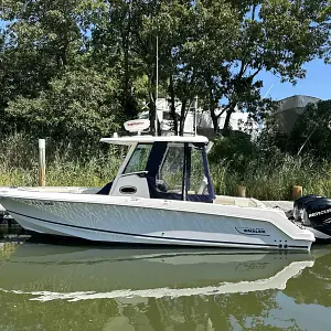 2016 Boston Whaler 250 Outrage