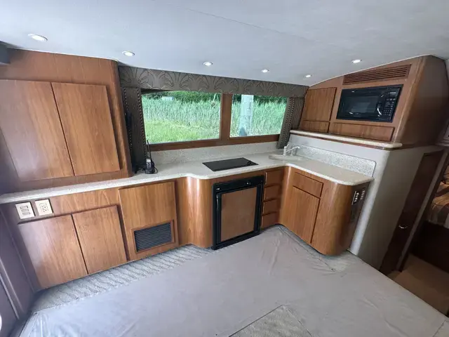 Egg Harbor 37 Sport Yacht