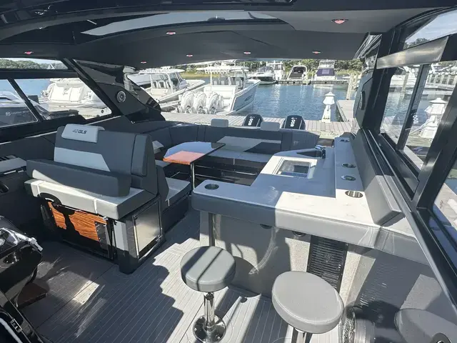 Cruisers Yachts 42 Gls South Beach - Ob