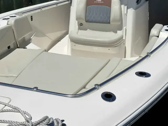 Cobia Boats 320 CC