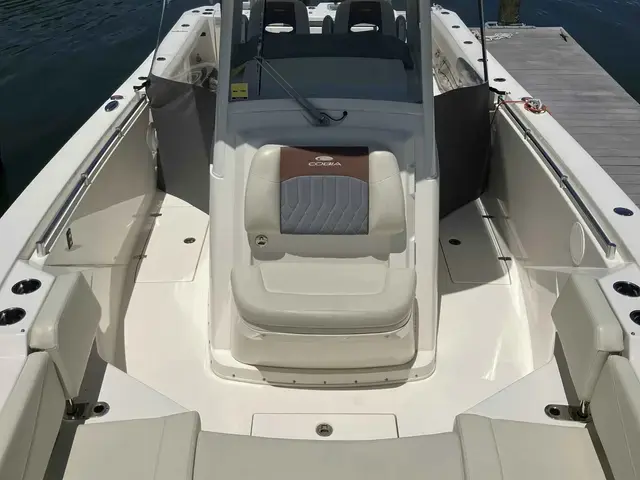 Cobia Boats 320 CC