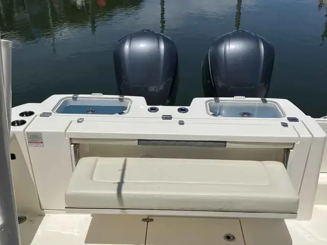 Cobia Boats 320 CC