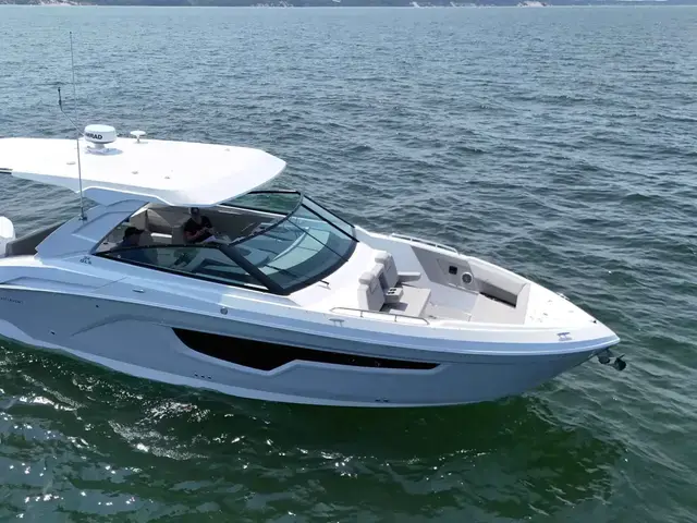 Cruisers Yachts 34 Gls Ob