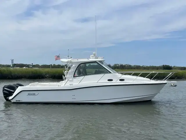 Boston Whaler 345 Conquest